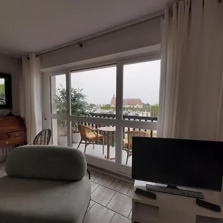 Bright With Balcony And Garden Apartamento Bénerville-sur-Mer