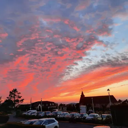 Bright With Balcony And Garden *