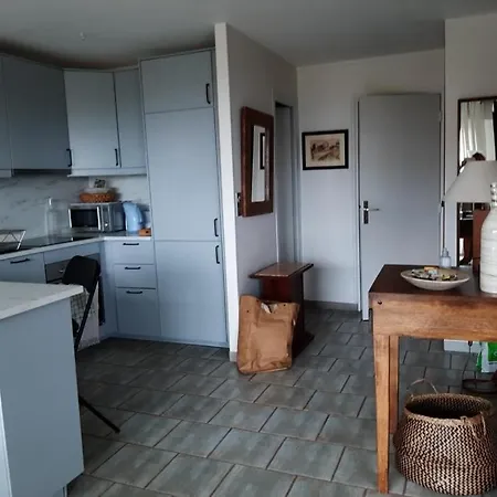 Bright With Balcony And Garden Apartamento *