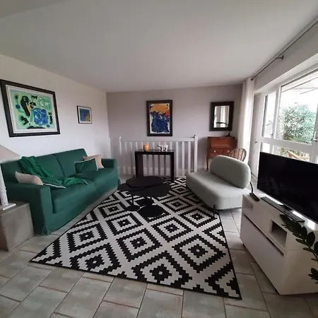 Apartamento Bright With Balcony And Garden