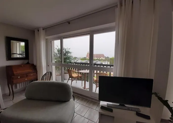 Bright With Balcony And Garden Apartment Benerville-sur-Mer