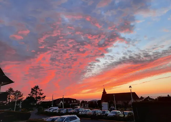 Bright With Balcony And Garden *