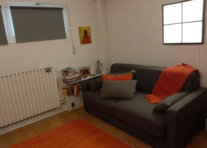 Bright With Balcony And Garden Apartment *